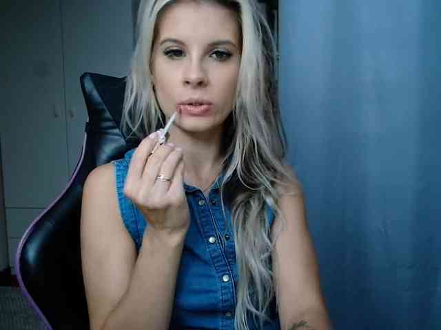 kristinenatural's live room