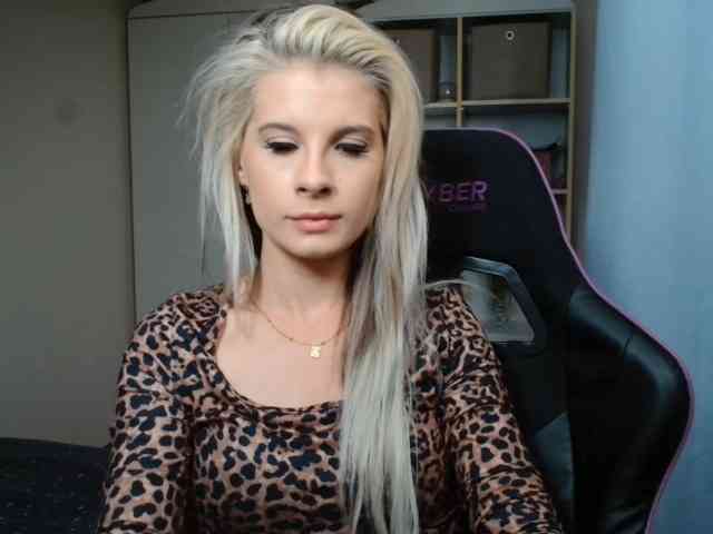 KristineNatural webcam