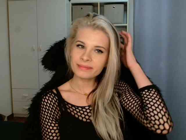 KristineNatural webcam