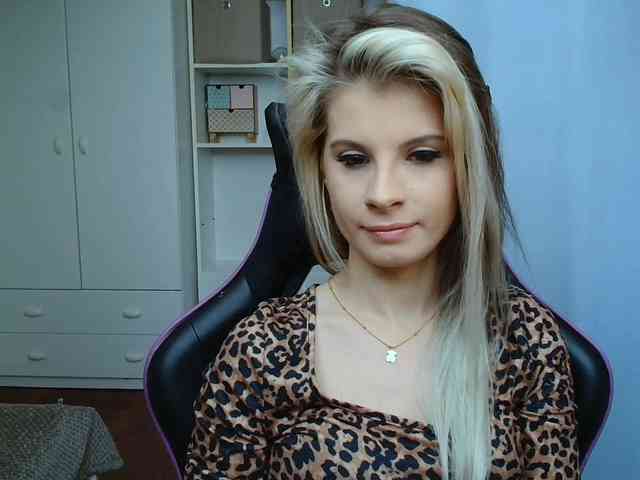 KristineNatural webcam