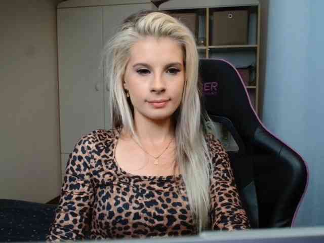 KristineNatural webcam