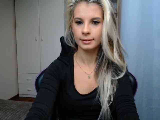 KristineNatural webcam