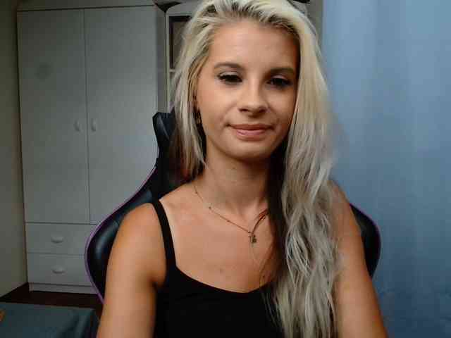 KristineNatural webcam