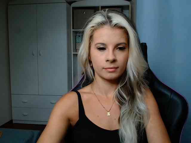 KristineNatural webcam