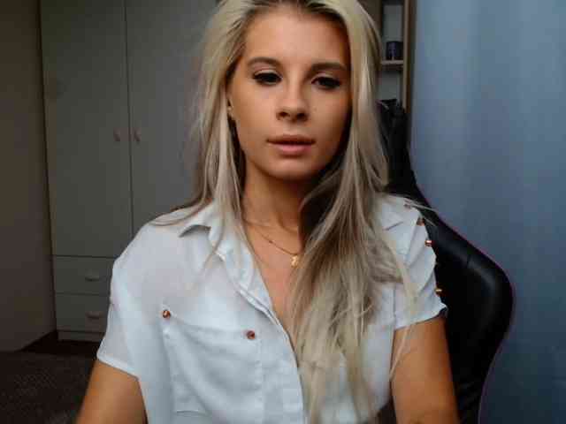 KristineNatural webcam