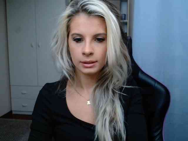 KristineNatural webcam