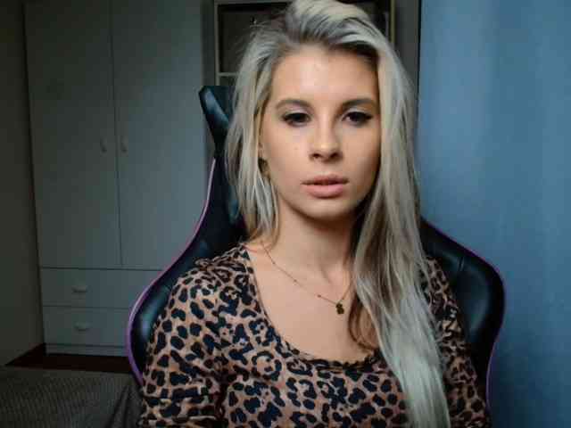 KristineNatural webcam