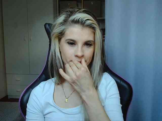 KristineNatural webcam