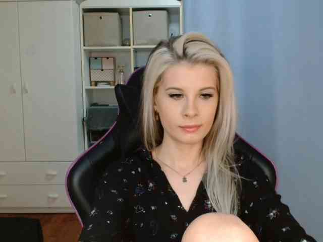 KristineNatural webcam