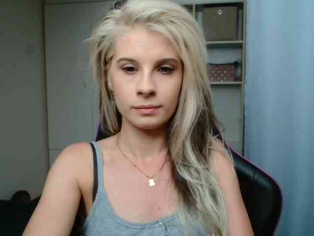 KristineNatural webcam