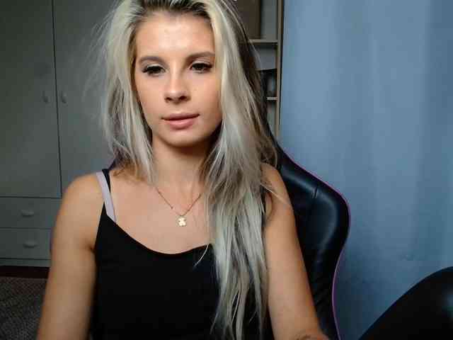 KristineNatural webcam
