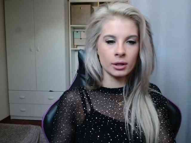 KristineNatural webcam