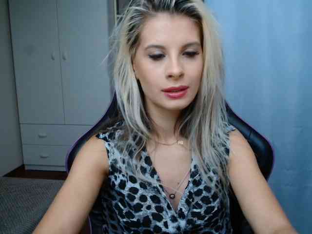 KristineNatural webcam