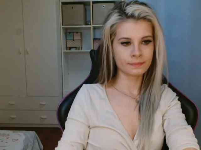 KristineNatural webcam