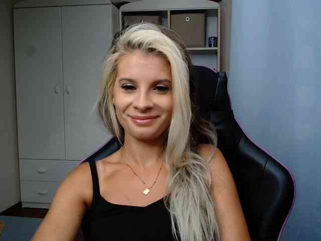 KristineNatural webcam