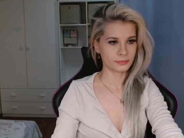 KristineNatural webcam