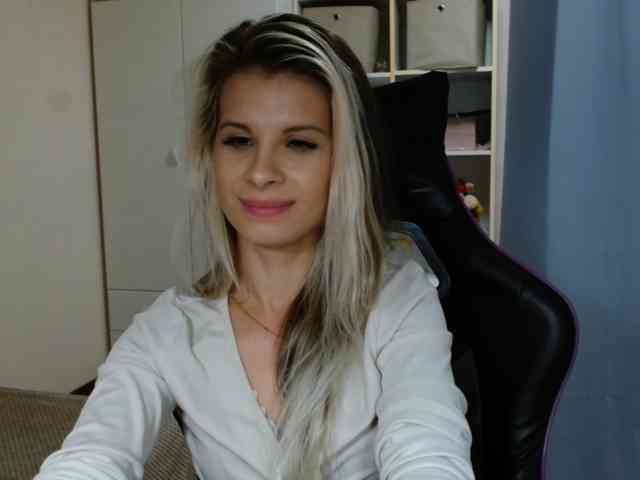 KristineNatural webcam
