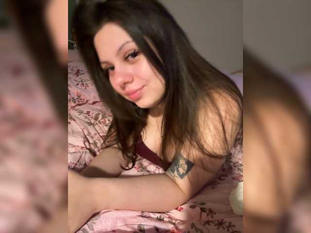Lola-Cash live cam on BongaCams