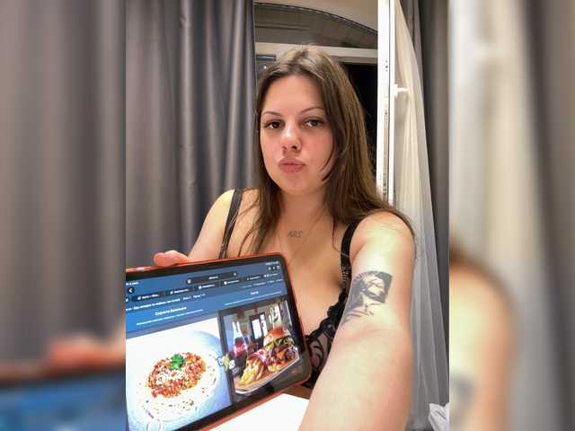 Lola-Cash live cam on BongaCams