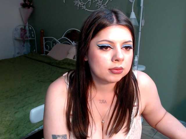 Lola-Cash live cam on BongaCams
