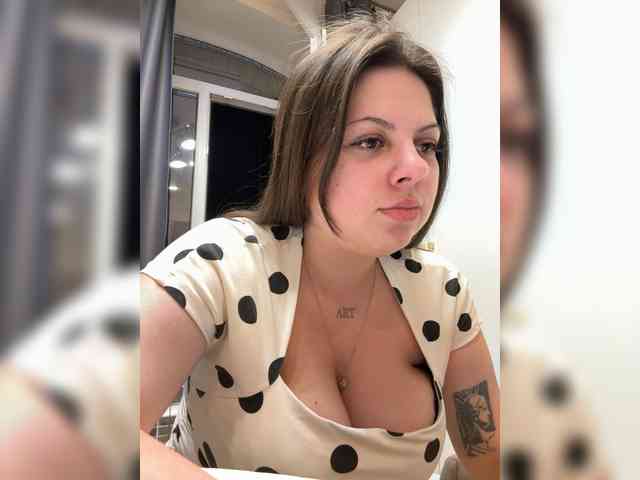 Lola-Cash webcam