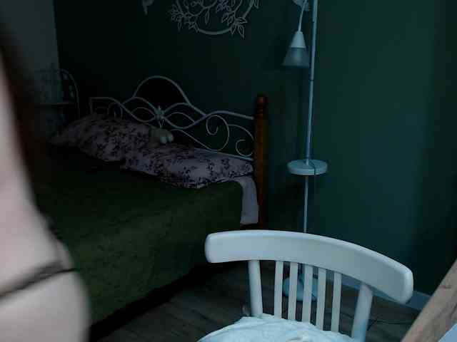 Lola-Cash webcam