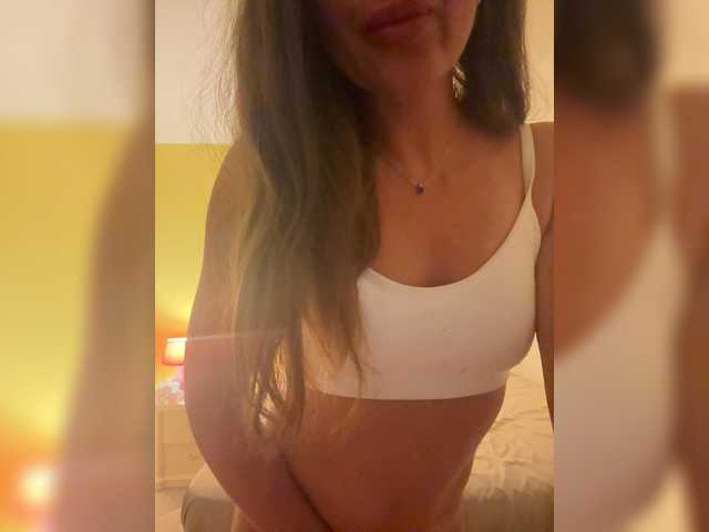 AnnaHott live cam on BongaCams
