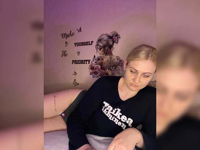 Enni1's BongaCams show and profile