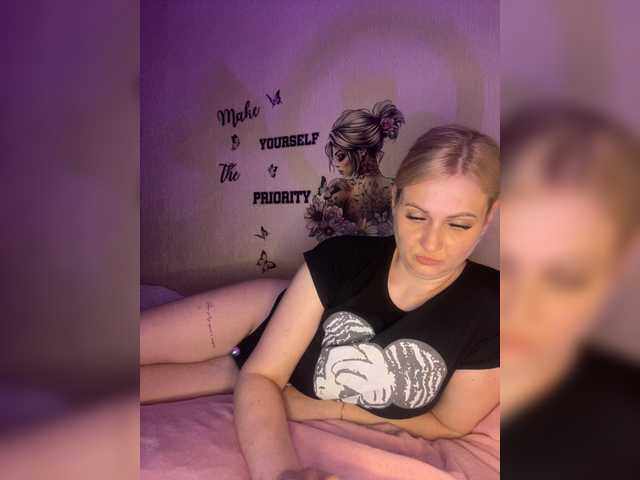 Enni1's BongaCams show and profile