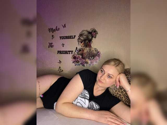 Enni1's BongaCams show and profile