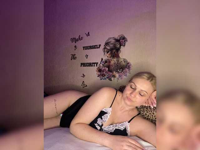 Enni1's BongaCams show and profile