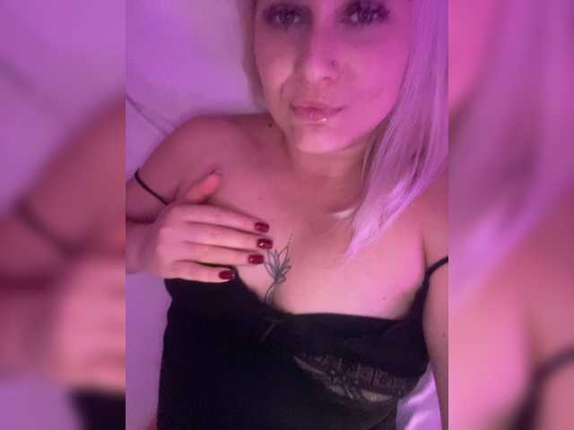 Enni1 live cam on BongaCams