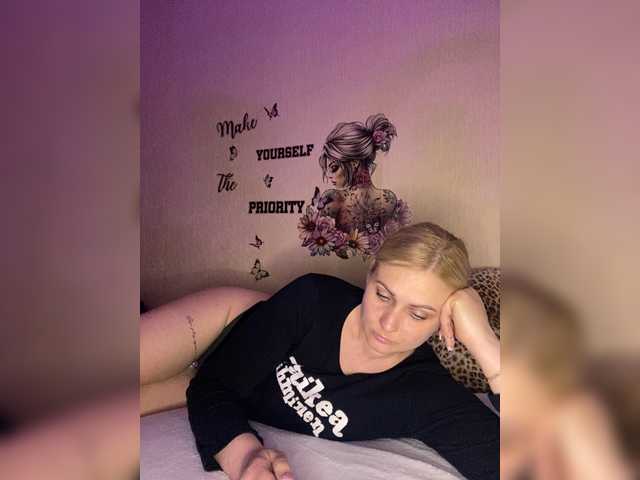 Enni1's BongaCams show and profile