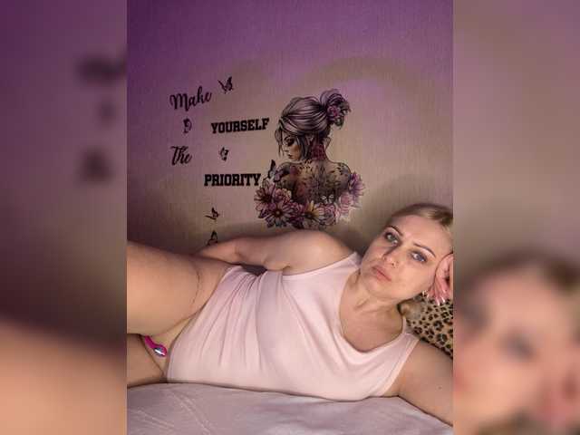 Enni1's BongaCams show and profile