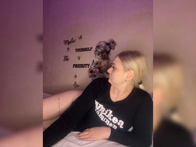 Enni1's BongaCams show and profile