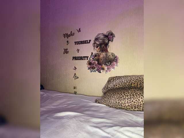 Enni1's BongaCams show and profile