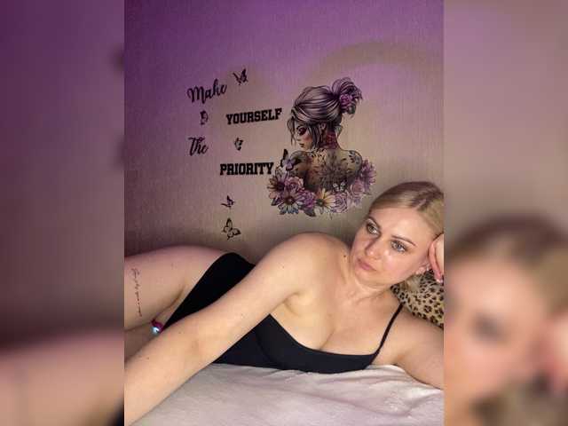 Enni1's BongaCams show and profile