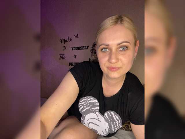 Enni1's BongaCams show and profile