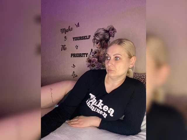 Enni1's BongaCams show and profile