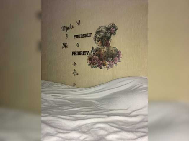 Enni1's BongaCams show and profile