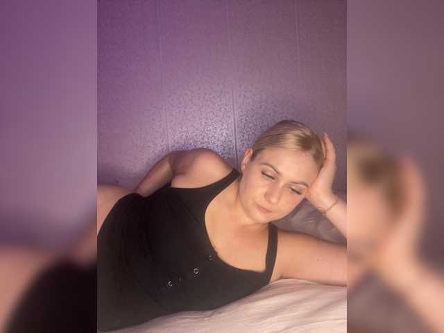 MissDivine live cam preview