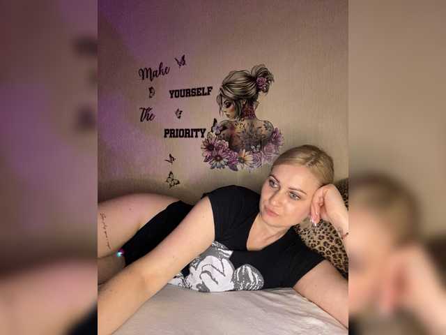 Enni1's BongaCams show and profile