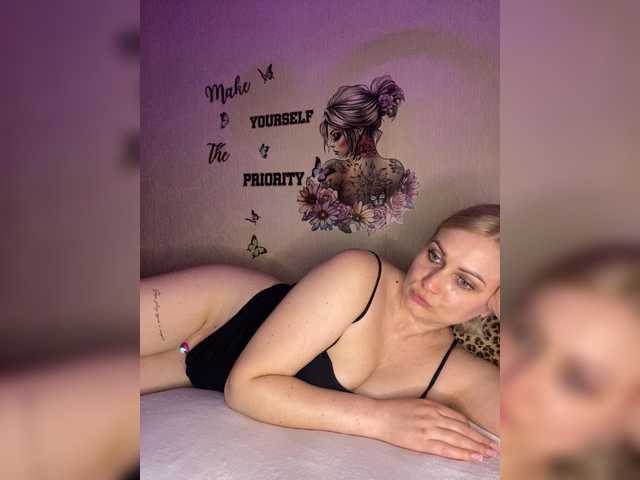 Enni1's BongaCams show and profile