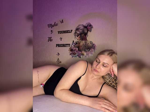 Enni1's BongaCams show and profile