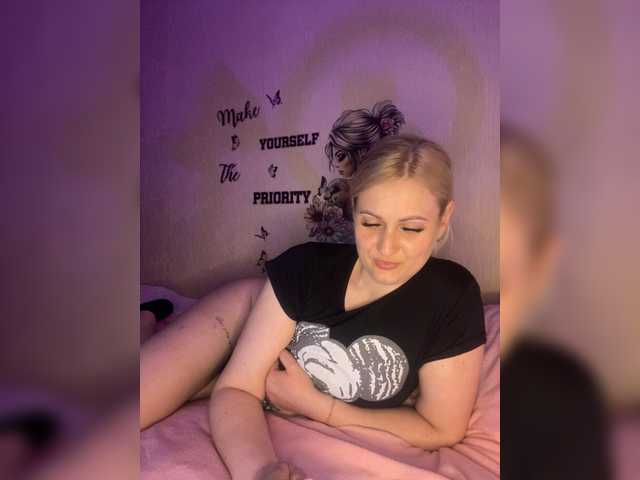 Enni1's BongaCams show and profile