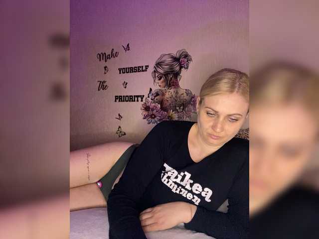 Enni1's BongaCams show and profile