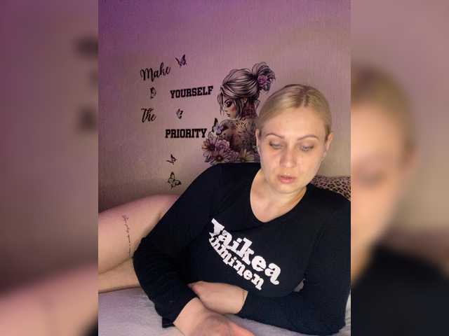 Enni1's BongaCams show and profile