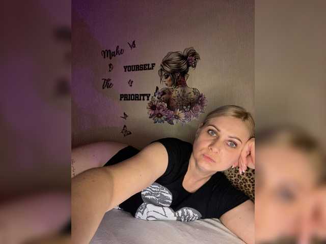 Enni1's BongaCams show and profile