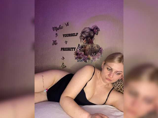 Enni1's BongaCams show and profile