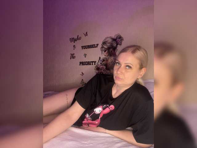 Enni1's BongaCams show and profile